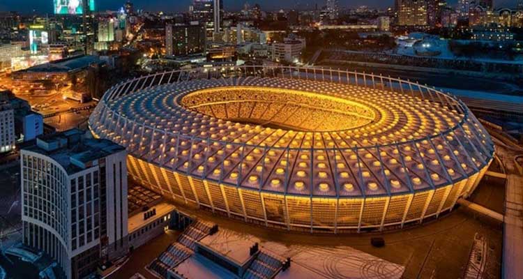 Самые большие футбольные стадионы Украины и мира